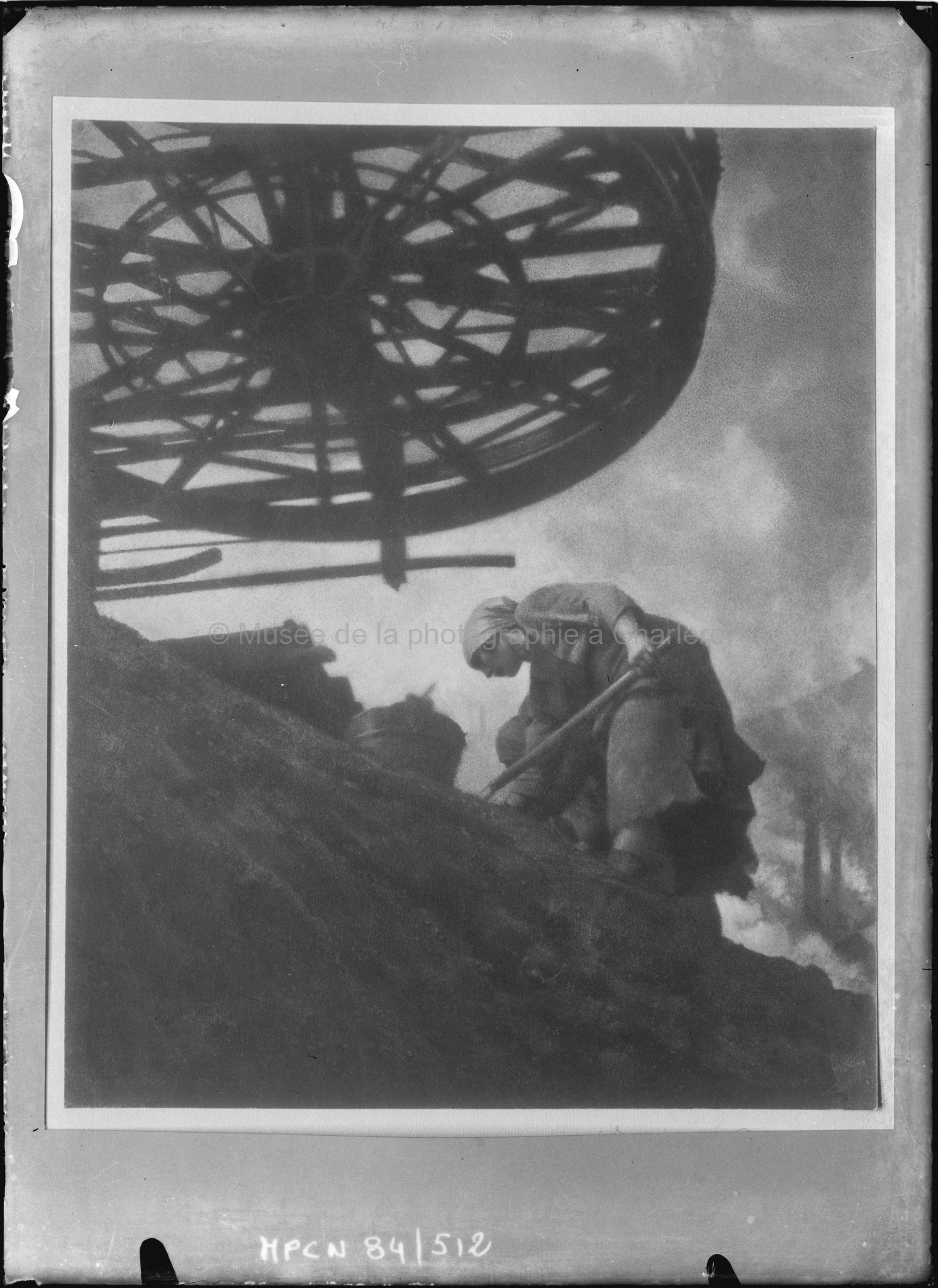 Sous la roue du chemin de fer aérien