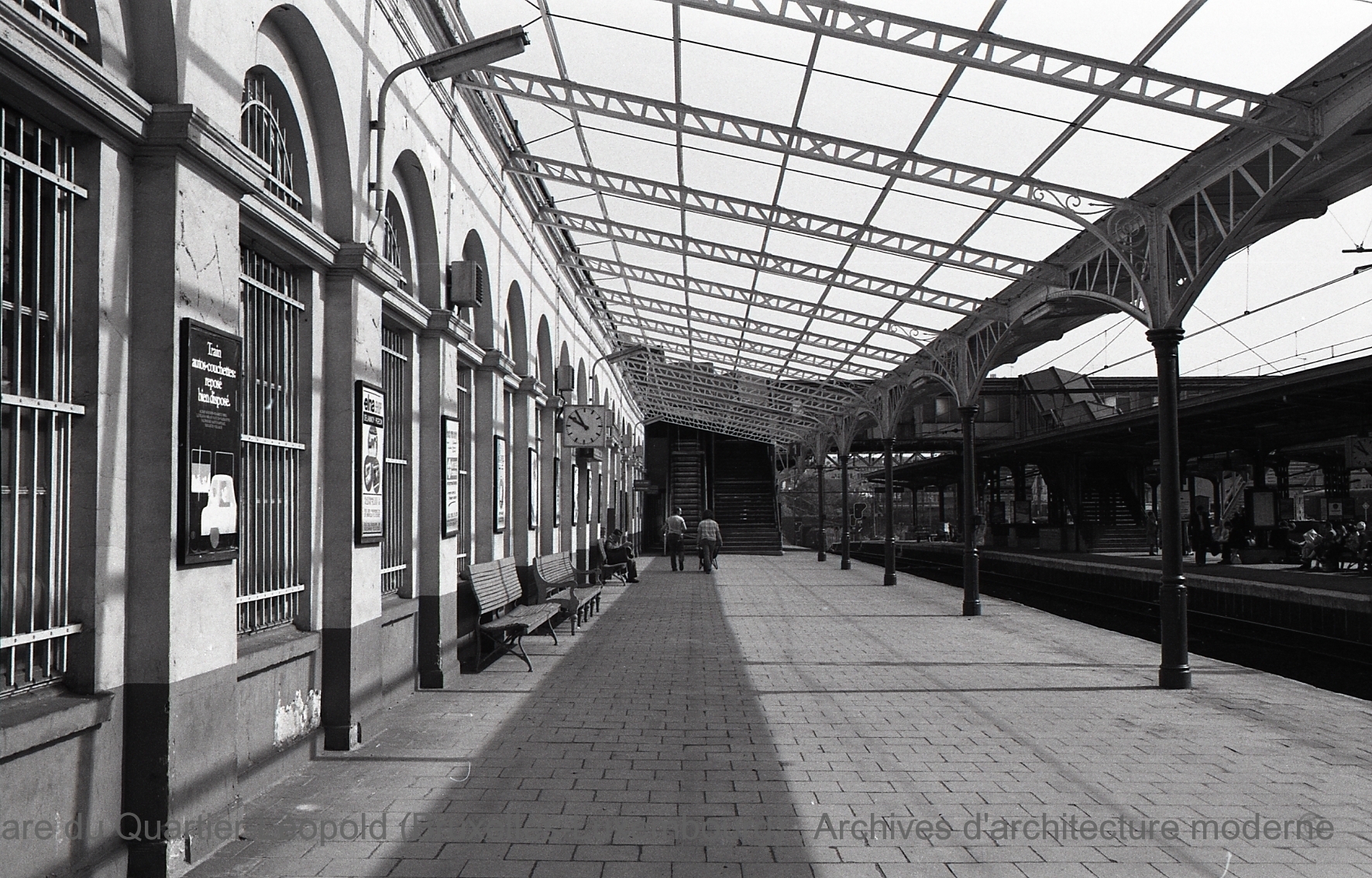 Gare du Quartier-Léopold (Bruxelles-Luxembourg) , Archives d'architecture moderne